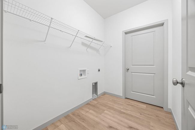 Laundry Room | Image 17