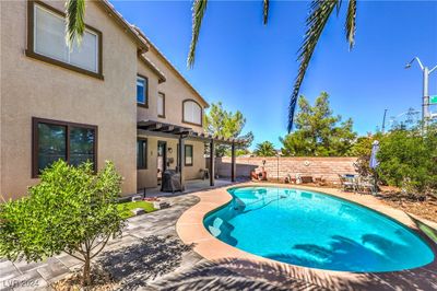 Pool nice backyard | Image 1