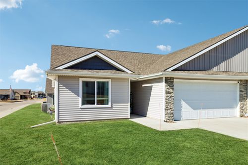 800 Juniper St Nw, Bondurant, IA, 50035-1432 | Card Image