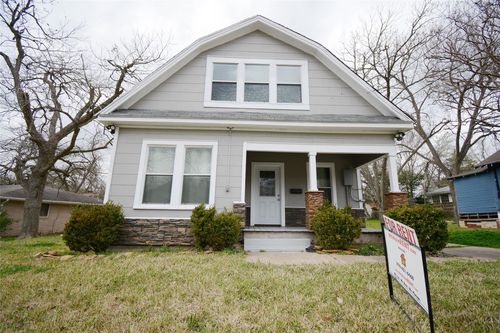 407 N Chappell Hill St, Brenham, TX, 77833-3326 | Card Image