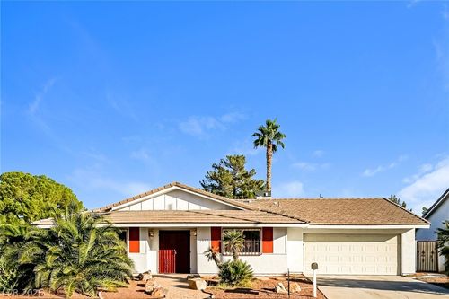 3212 Lark Cir, Las Vegas, NV, 89121-5109 | Card Image