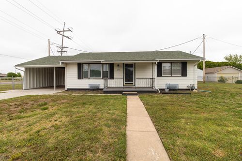 1614 Pleasant St, Hutchinson, KS, 67501-5637 | Card Image