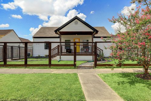5120 Leeland St, Houston, TX, 77023-2020 | Card Image