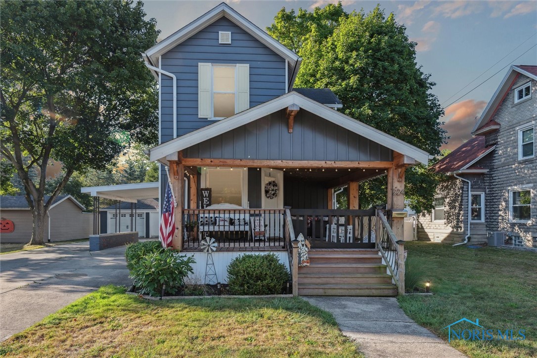 Oak St, Wauseon, OH 43567