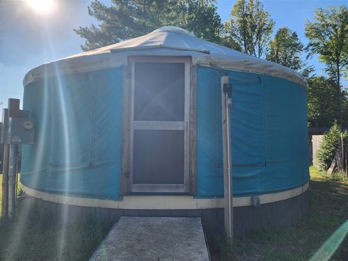 186 Lake Bluff Ln, Scottsville, KY, 42164-8204 | Card Image