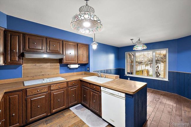 6906 Pebblecreek Woods Dr, Condo with 3 bedrooms, 3 bathrooms and null parking in West Bloomfield MI | Image 5