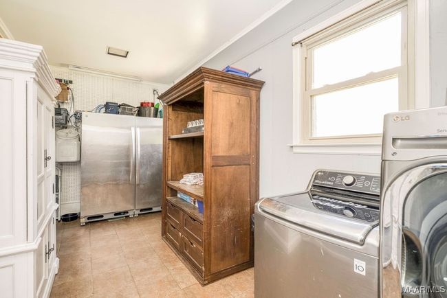 Laundry Room and tile floors | Image 38