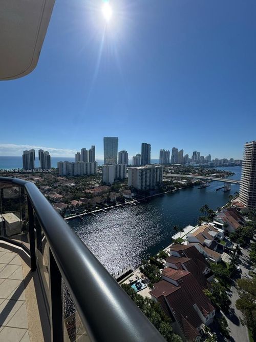 ph-b-19667 Turnberry Way, Aventura, FL, 33180-2513 | Card Image