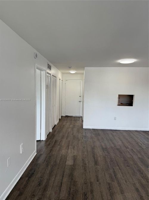 apt-404-528 Meridian Ave, Miami Beach, FL, 33139-6446 | Card Image