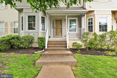 214 Waverly Ct, ROBBINSVILLE, NJ, 08691-3074 | Card Image