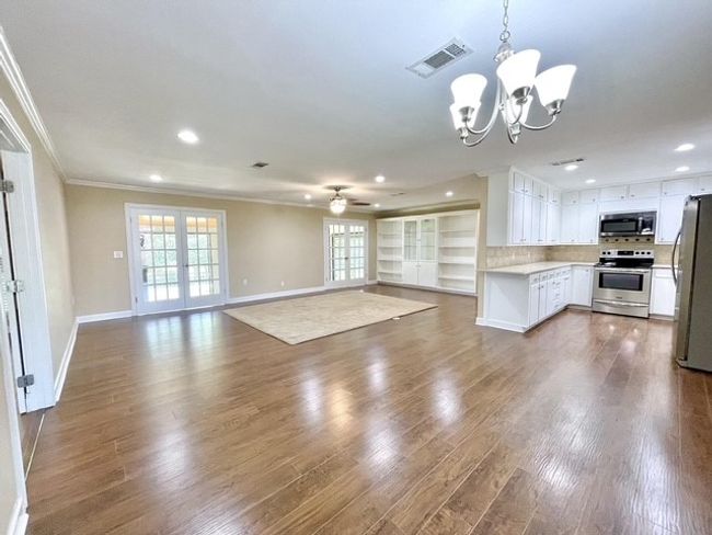 Guest House main living and kitchen | Image 22