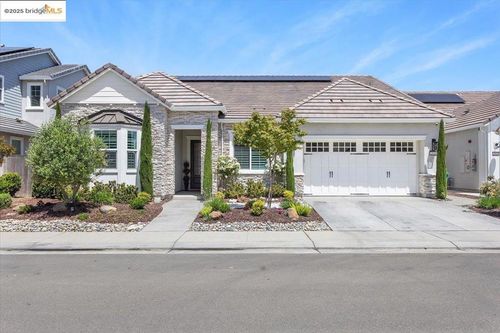 2939 Valencia St, Lodi, CA, 95242-8804 | Card Image
