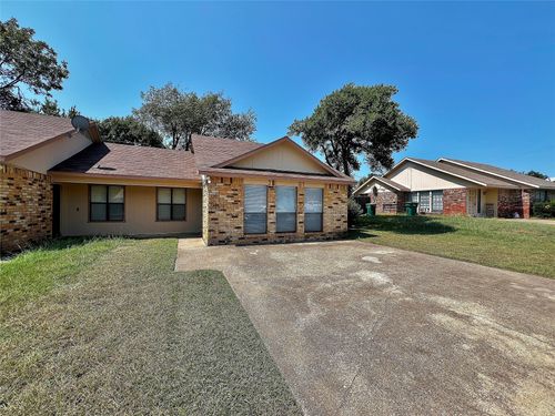 719 Hillcrest Ct, Cedar Hill, TX, 75104-1734 | Card Image
