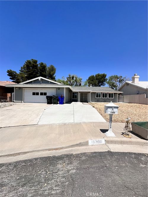 13806 Red Hill Pl, Victorville, CA, 92395-4836 | Card Image