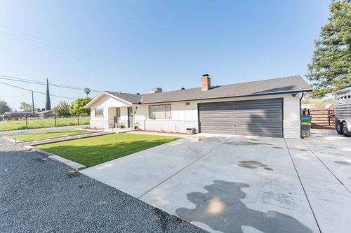 1955 N Westwood St, Porterville, CA, 93257-9642 | Card Image
