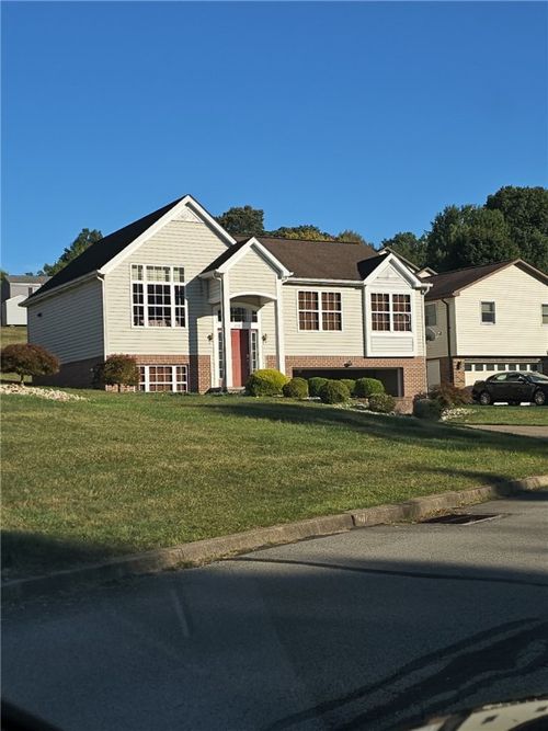 1158 Acorn Dr, Greensburg, PA, 15601-5324 | Card Image
