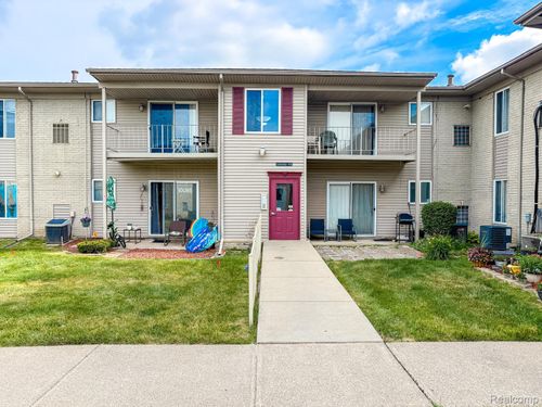 10077 Allen Pointe Dr, Allen Park, MI, 48101-1497 | Card Image
