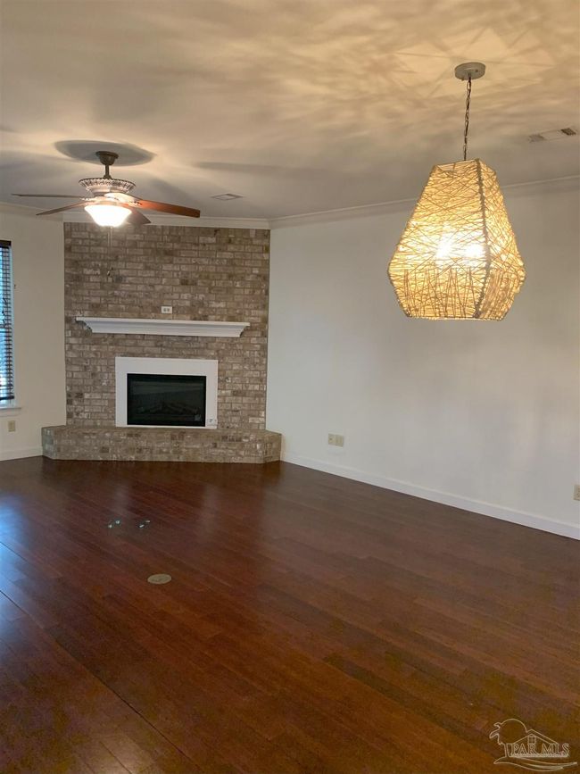 B - 6148 The Oaks Ln, House other with 3 bedrooms, 3 bathrooms and 2 parking in Pensacola FL | Image 7