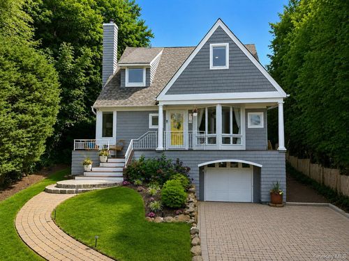 12 Valley Dr, Huntington, NY, 11743-1455 | Card Image