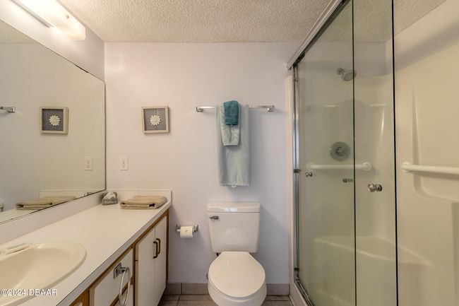 APT-208 - 3180 Ocean Shore Blvd, Condo with 2 bedrooms, 2 bathrooms and null parking in Ormond Beach FL | Image 17