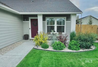 4589 E Middle Fork Way, House other with 3 bedrooms, 2 bathrooms and 2 parking in Nampa ID | Image 3