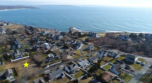 27 Westmoreland St, Narragansett, RI, 02882-3942 | Card Image