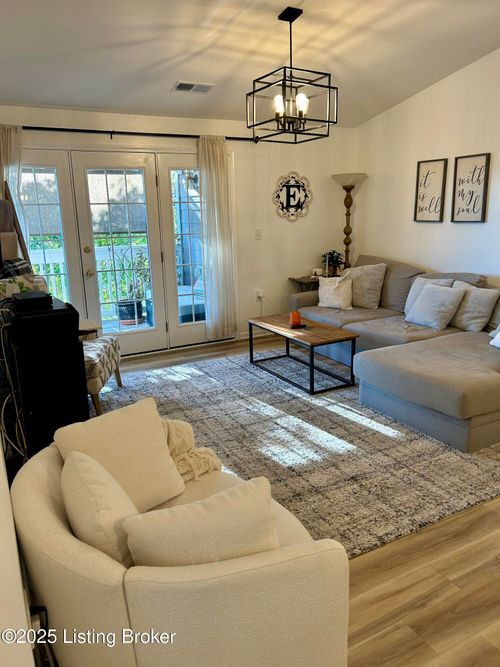 311-5901 Landers Ave, Crestwood, KY, 40014-6740 | Card Image