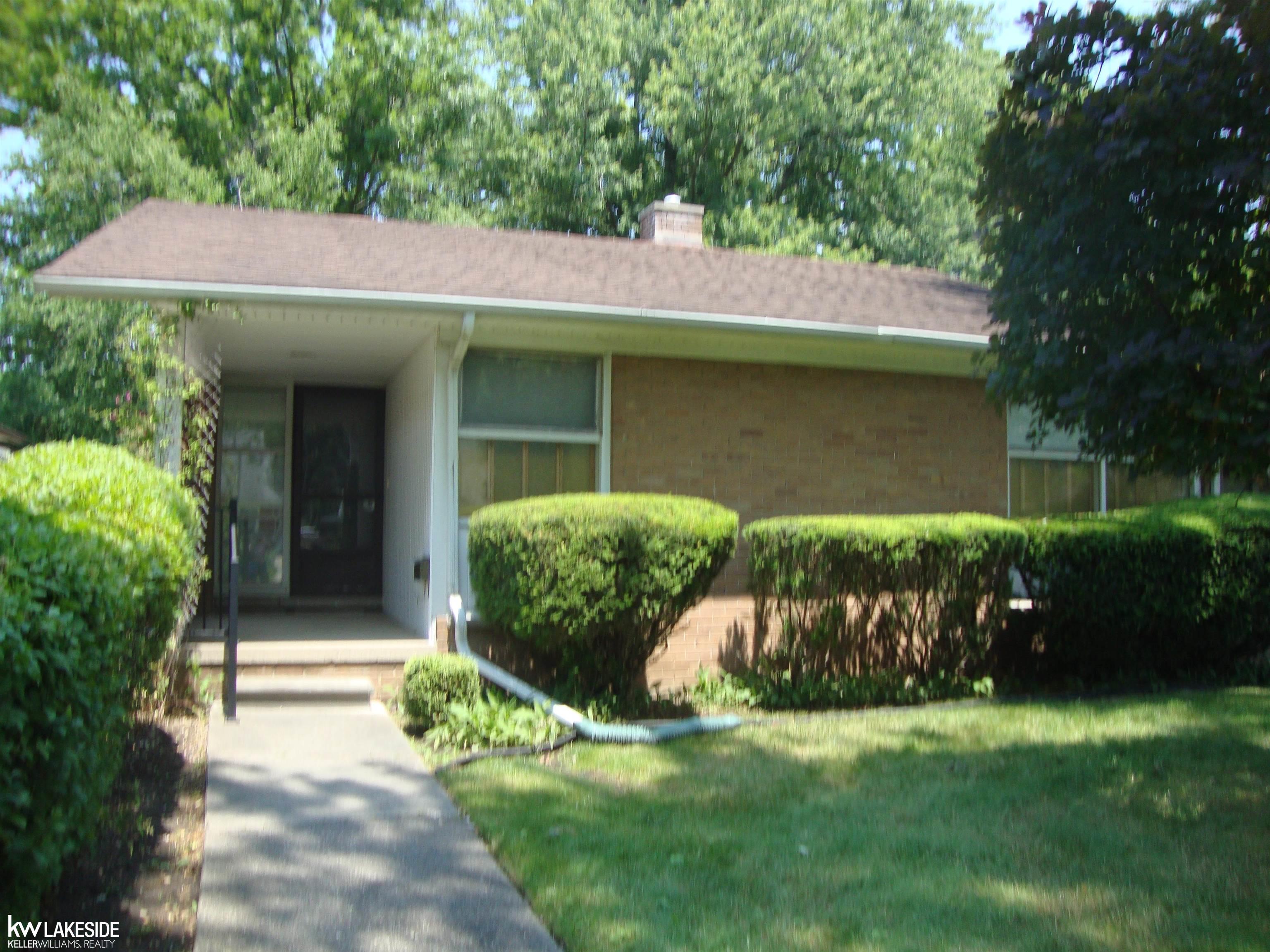 Woodmont St, Harper Woods, MI 48225