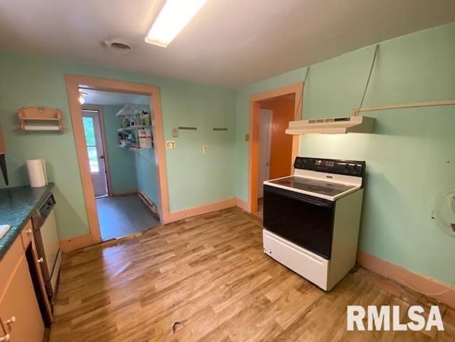 1072 Creal Springs Rd, House other with 2 bedrooms, 2 bathrooms and null parking in Creal Springs IL | Image 30