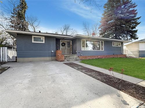 480 3rd Ave Se, Swift Current, SK, S9H3K8 | Card Image