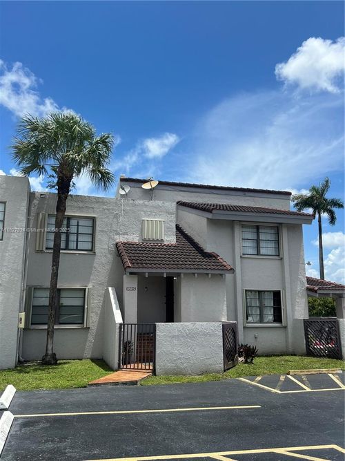 unit-4-850 Nw 106th Ave, Miami, FL, 33172-3151 | Card Image