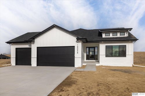 21725 Parkview Dr, Gretna, NE, 68028-5170 | Card Image