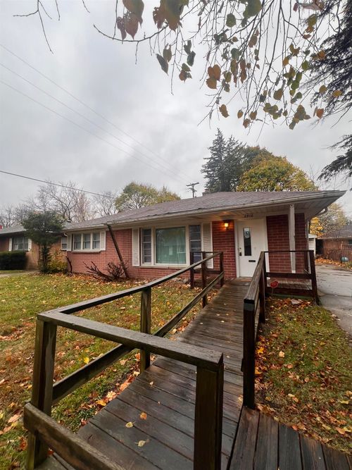 2910 Shawnee Ave, Flint, MI, 48507-1969 | Card Image