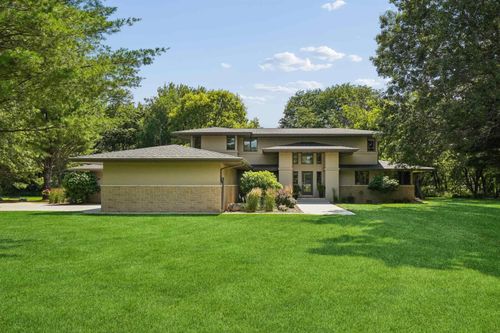 9044 Beaver Meadows Lane, Cedar Falls, IA, 50613 | Card Image