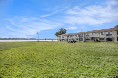 apt-10-1700 River Rd, Marysville, MI, 48040-2000 | Card Image