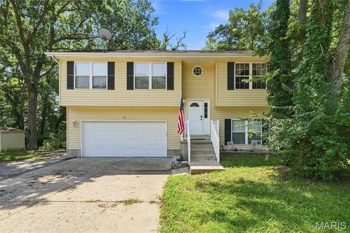 52 Lois Ln, Fenton, MO, 63026-4604 | Card Image