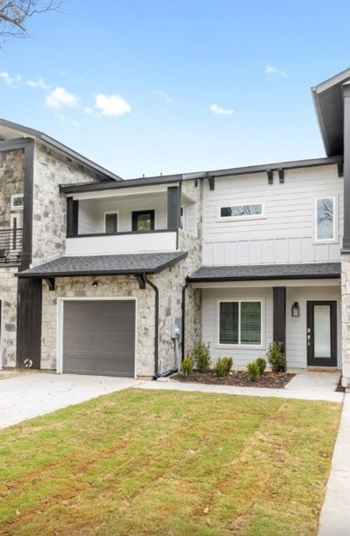 698 N Center Street, Arlington, TX, 76011 | Card Image