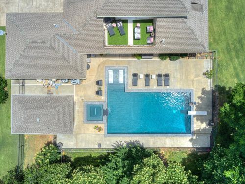 401 S Riverside Dr, Moore, OK, 73160-1251 | Card Image