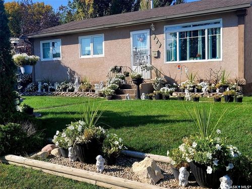 480 8th Avenue Se, Swift Current, SK, S9H3Y7 | Card Image