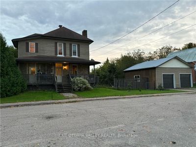 27 Meadow St, House other with 4 bedrooms, 2 bathrooms and 4 parking in Cobden ON | Image 1