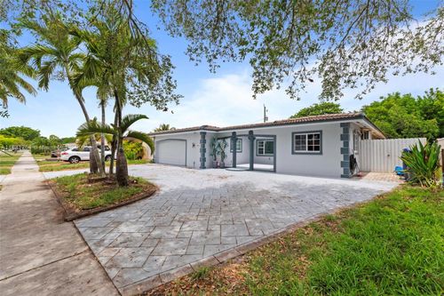 7521 Johnson St, Hollywood, FL, 33024-6830 | Card Image
