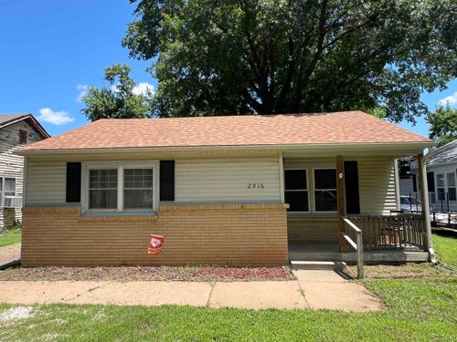 2016 Loomis St, Winfield, KS, 67156 | Card Image