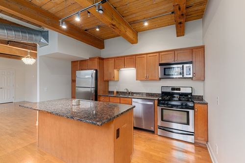 unit-4-25 Cedar St, Amesbury, MA, 01913-1830 | Card Image