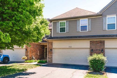 790 Oak Hollow Rd, Crystal Lake, IL, 60014-6241 | Card Image