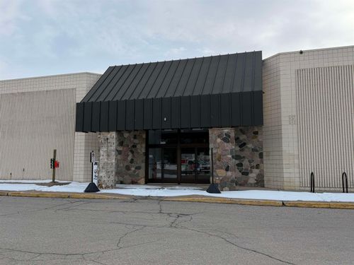 1212 W South Airport Rd, Traverse City, MI, 49686-4759 | Card Image