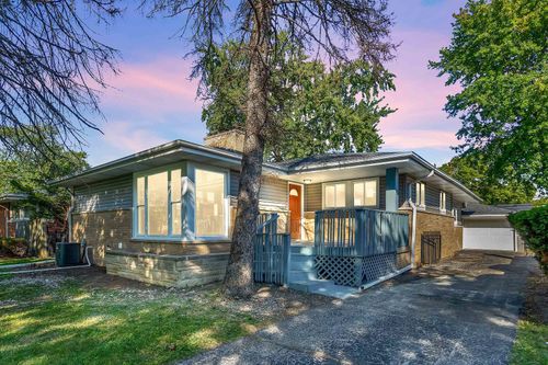 17611 Bernadine St, Lansing, IL, 60438-2044 | Card Image