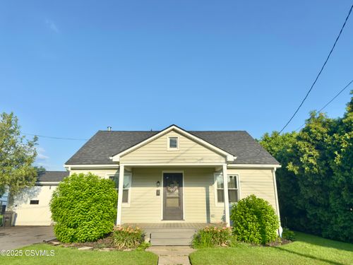 316 N Broad St, Selinsgrove, PA, 17870-1512 | Card Image