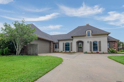 16443 Majestic Oak Dr, Prairieville, LA, 70769-4838 | Card Image