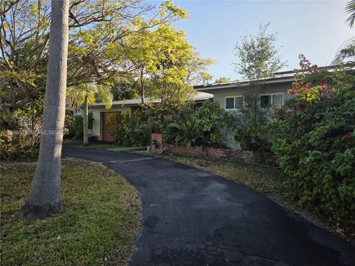 6005 Sw 64th Pl, South Miami, FL, 33143-2058 | Card Image