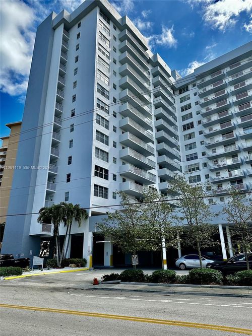 apt-1110-137 Golden Isles Dr, Hallandale Beach, FL, 33009-5811 | Card Image
